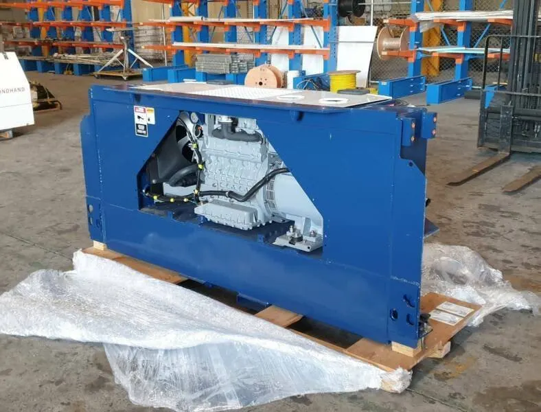Carrier Transicold PowerLINE 69RG15 clip-on generator set on a refrigerated container - view 10