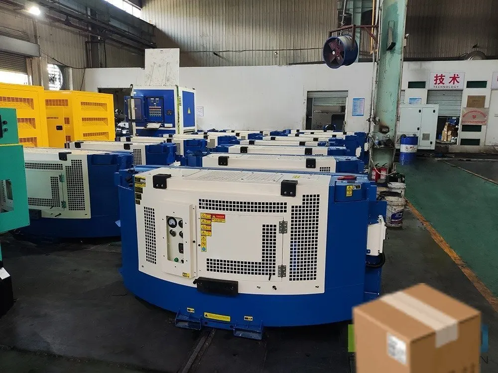 Carrier Transicold PowerLINE 69RG15 clip-on generator set on a refrigerated container - view 14