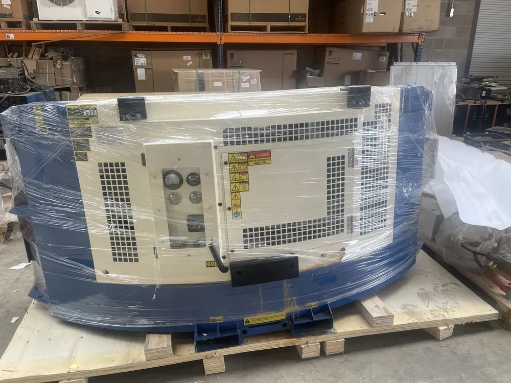 Carrier Transicold PowerLINE 69RG15 clip-on generator set on a refrigerated container - view 5