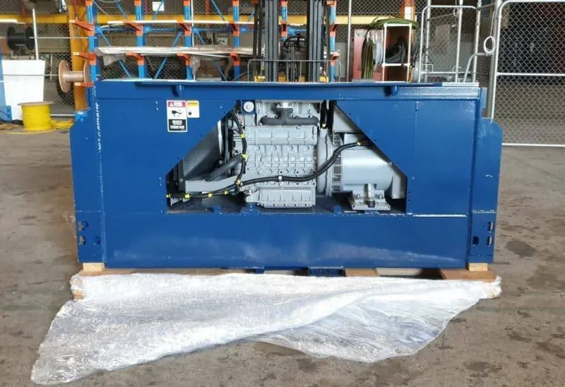 Carrier Transicold PowerLINE 69RG15 clip-on generator set on a refrigerated container - view 9