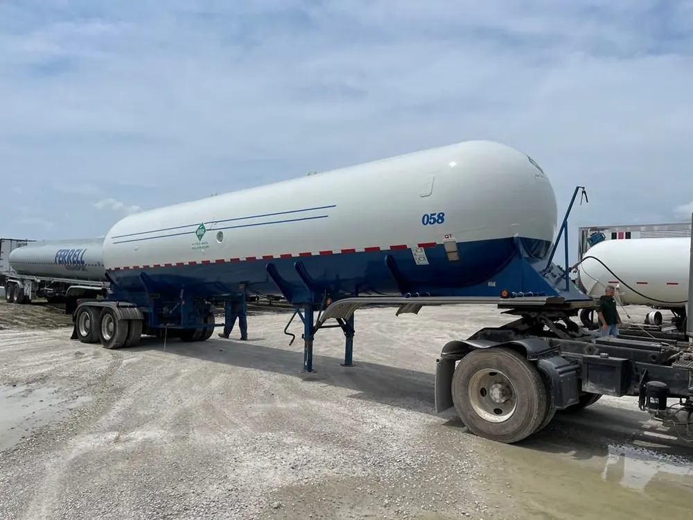 Superior 10,450 gallon anhydrous ammonia NH3 transport trailer with Blackmer pump