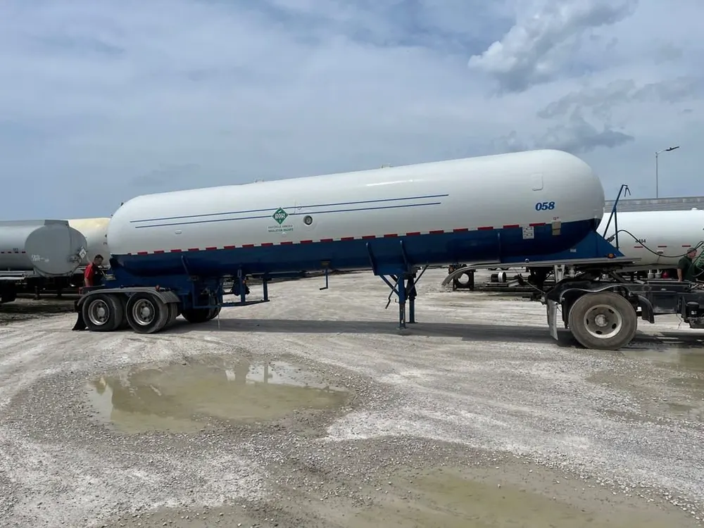 Superior 10,450 gallon anhydrous ammonia NH3 transport trailer with Blackmer pump - view 3