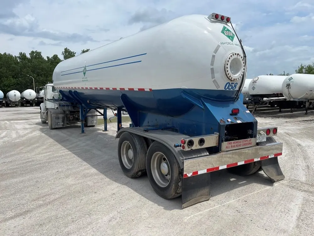 Superior 10,450 gallon anhydrous ammonia NH3 transport trailer with Blackmer pump - view 9