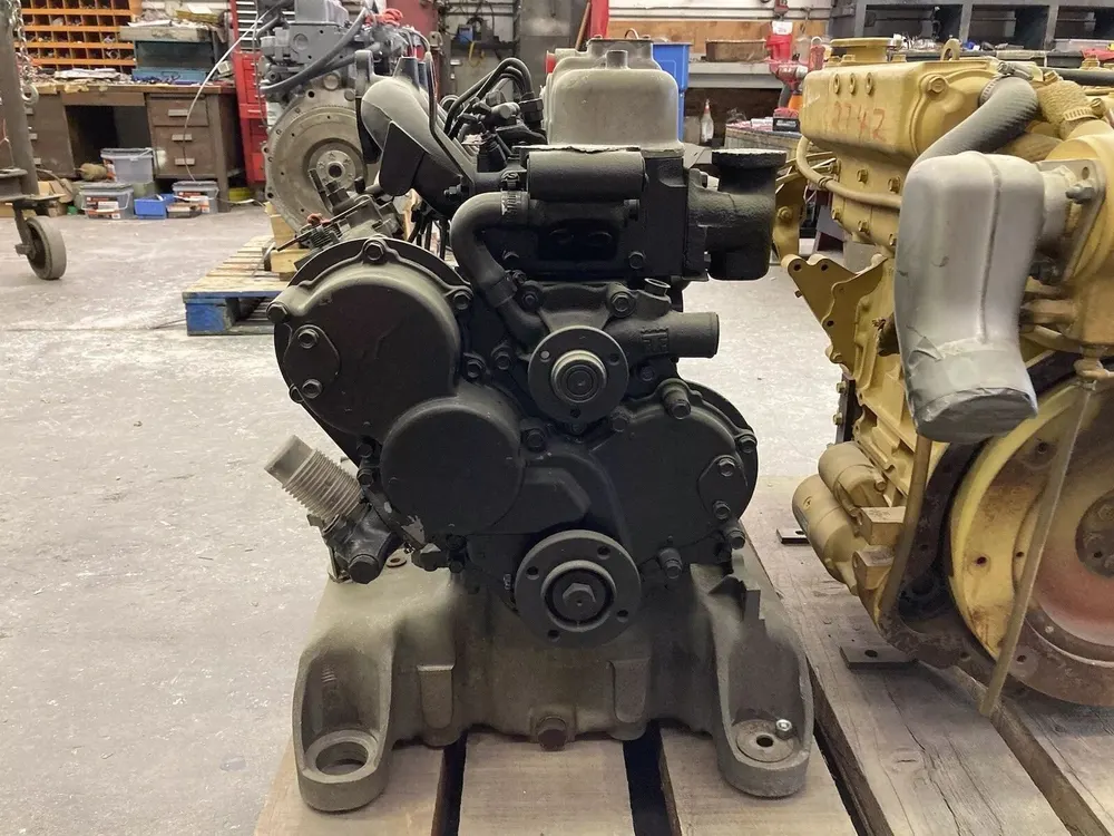 Isuzu D201 diesel engine for Thermo King transport refrigeration units - view 7
