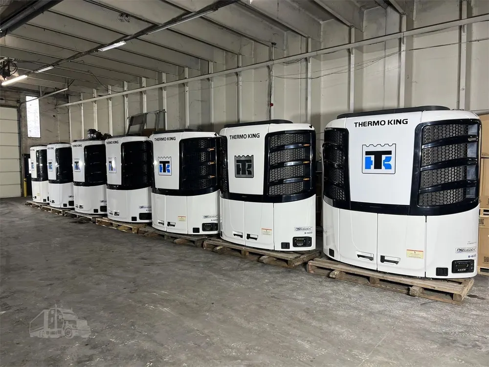 Thermo King Precedent S-600 trailer refrigeration unit on a 53 foot reefer trailer - view 2