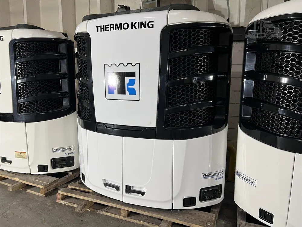 Thermo King Precedent S-600 trailer refrigeration unit on a 53 foot reefer trailer - view 4