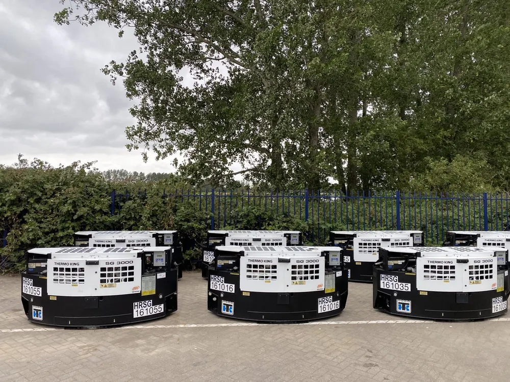 Thermo King SG-3000 clip-on genset mounted on the front of a refrigerated container - view 2