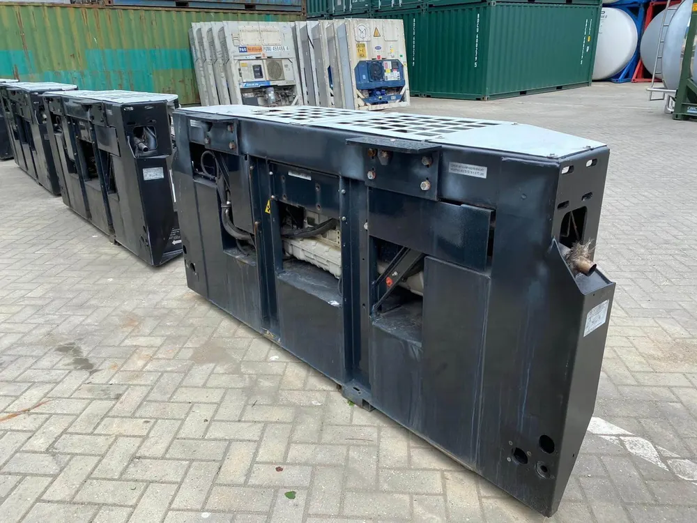 Thermo King SG-3000 clip-on genset mounted on the front of a refrigerated container - view 3