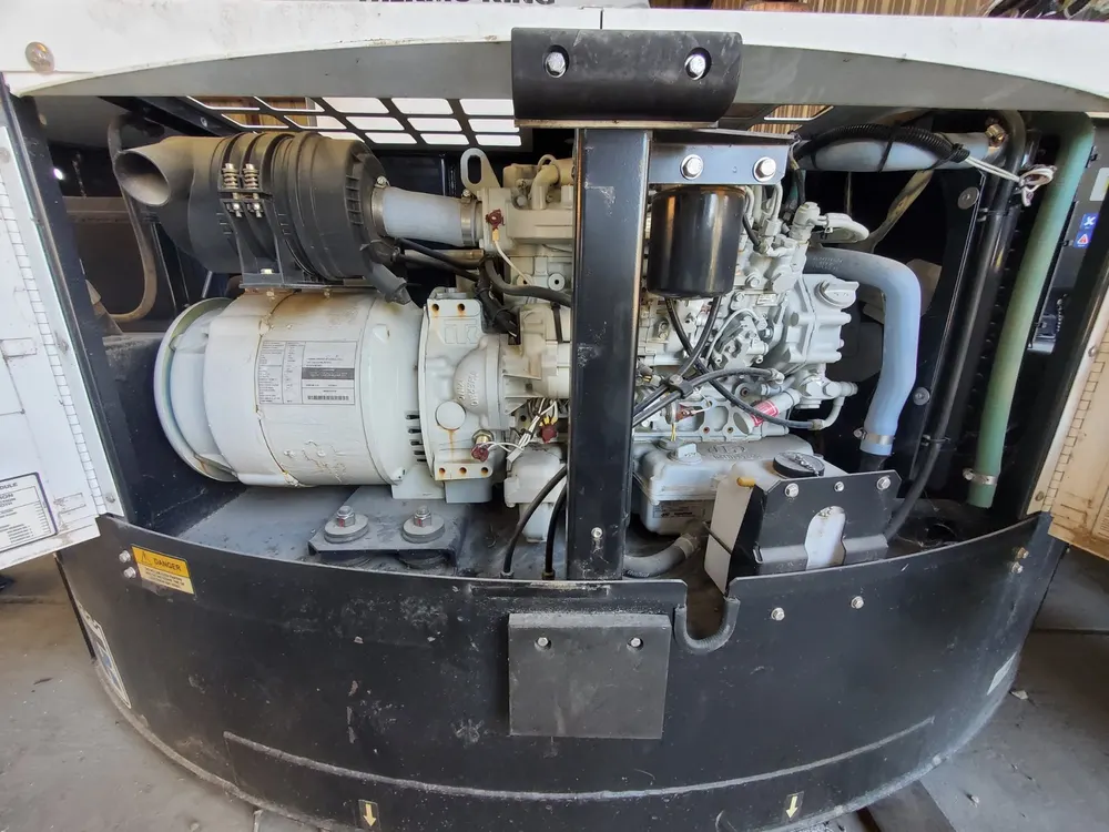 Thermo King SG-3000 clip-on genset mounted on the front of a refrigerated container - view 5