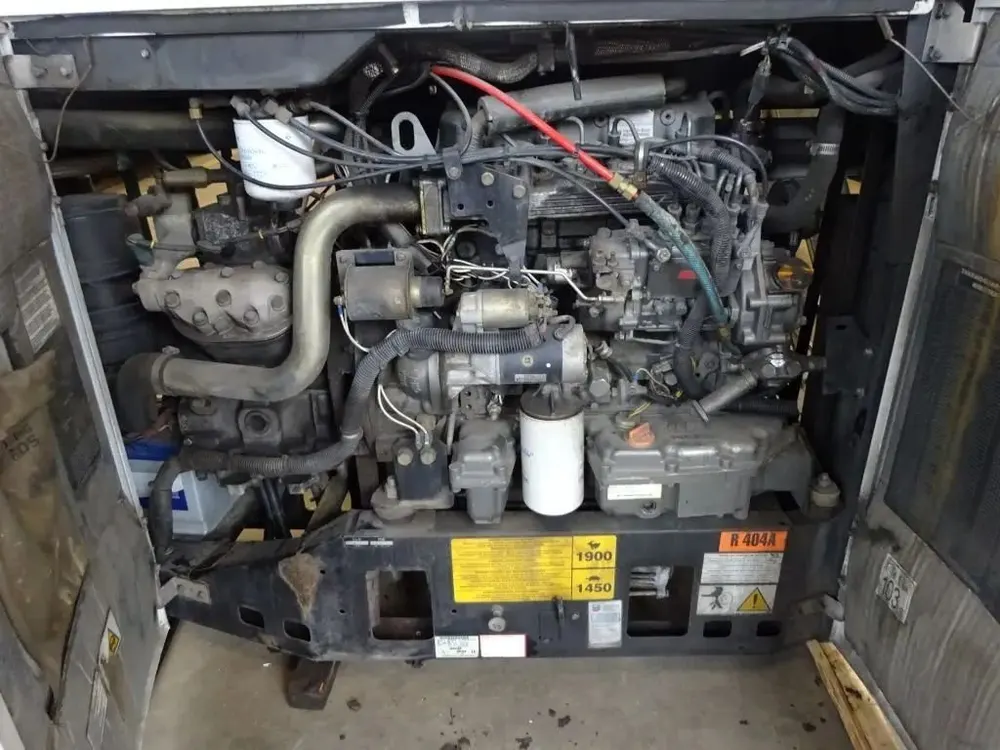 Thermo King SL-100e trailer refrigeration unit mounted on a semi trailer - view 2