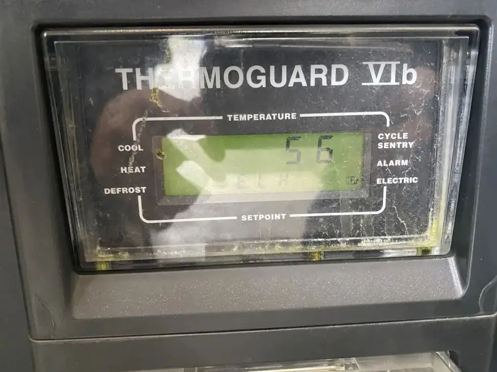 Thermo King SL-100e trailer refrigeration unit mounted on a semi trailer - view 4