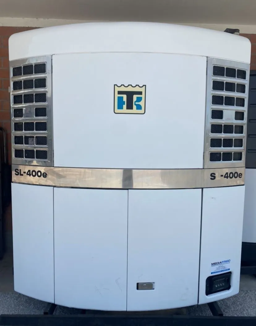 Thermo King SL-400e high capacity trailer refrigeration unit with electric standby - view 2