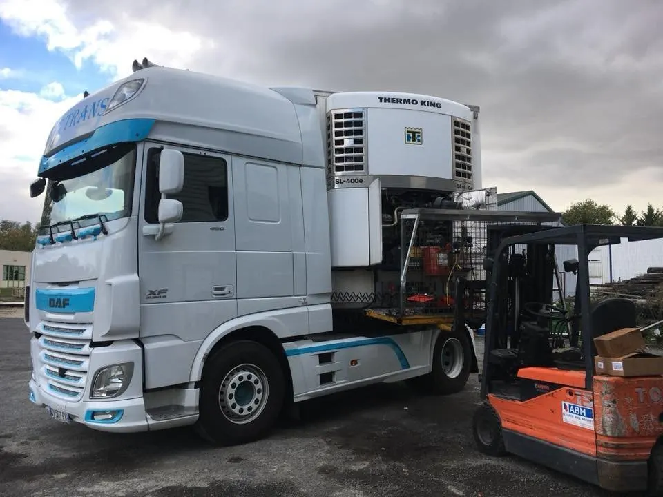 Thermo King SL-400e high capacity trailer refrigeration unit with electric standby - view 6