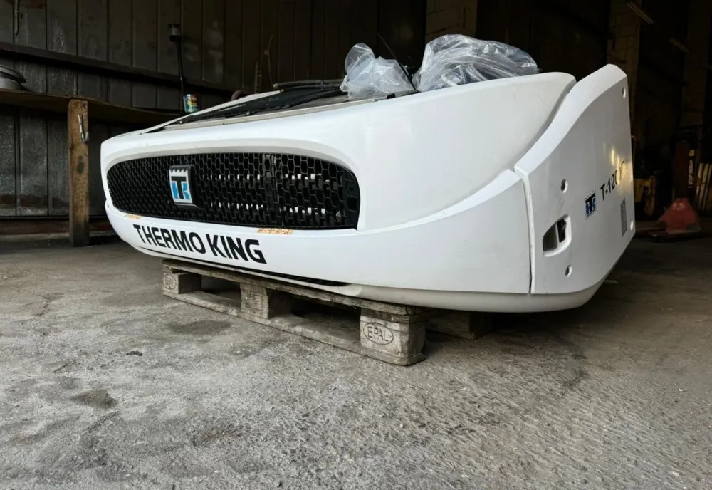 Thermo King T-1200R Spectrum multi-temperature truck refrigeration unit - view 3