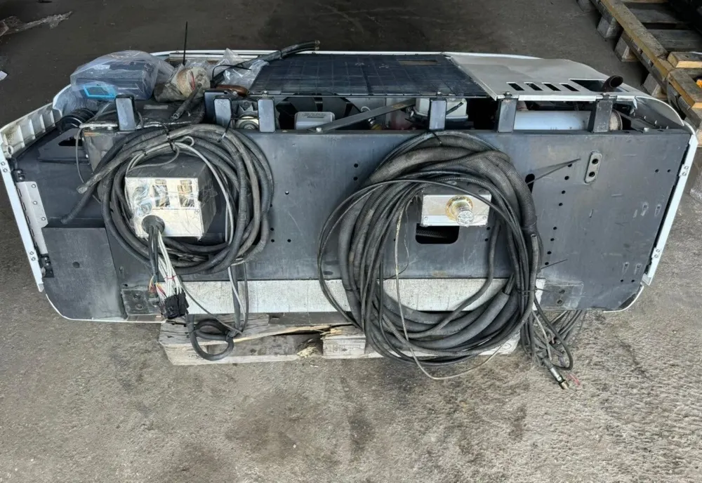 Thermo King T-1200R Spectrum multi-temperature truck refrigeration unit - view 4