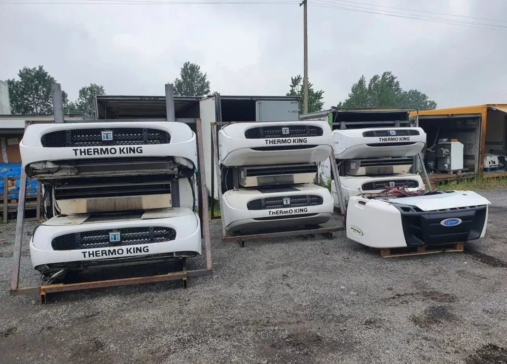 Thermo King T-Series truck refrigeration unit mounted on a rigid body - view 2