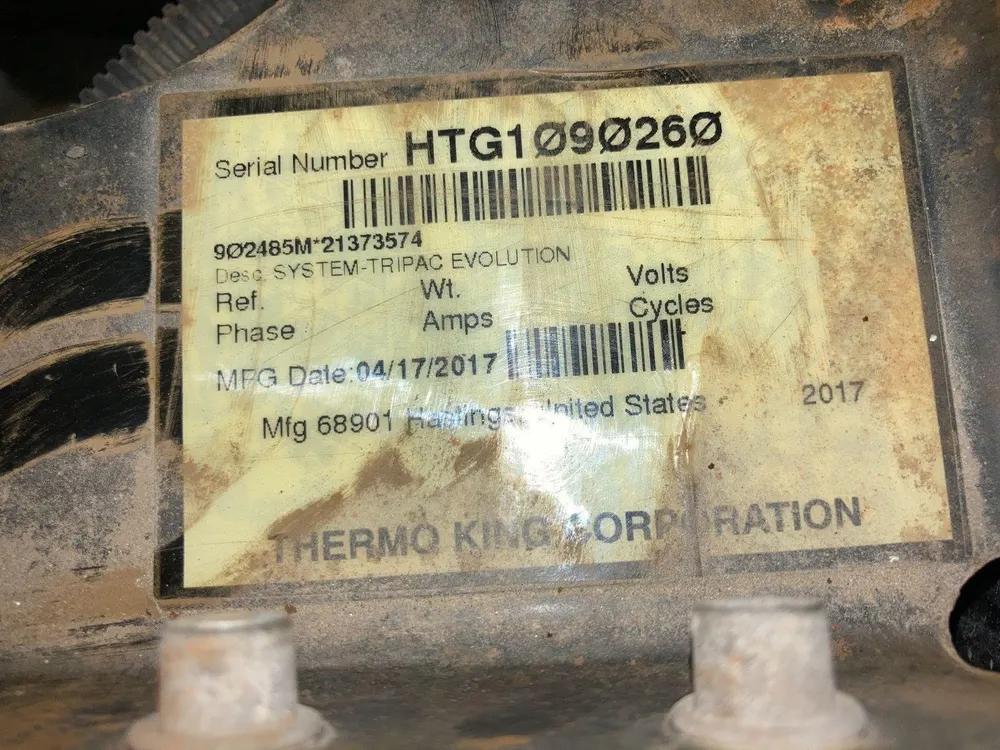 Thermo King TriPac Evolution diesel auxiliary power unit mounted on a sleeper tractor - view 8